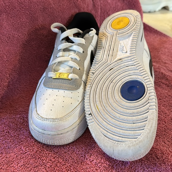 Air Force like new Ken Griffey jr kids size - Picture 4 of 5